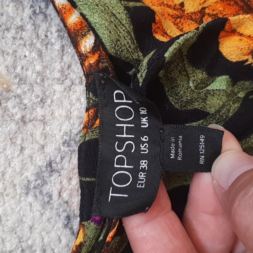 Topshop tulip 🌷 print cut out dress size 6 in ladies - Picture 4 of 13